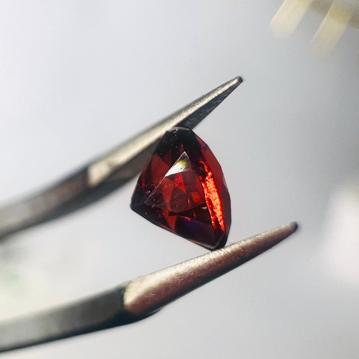 Garnet Facet - 4mm Round Cut