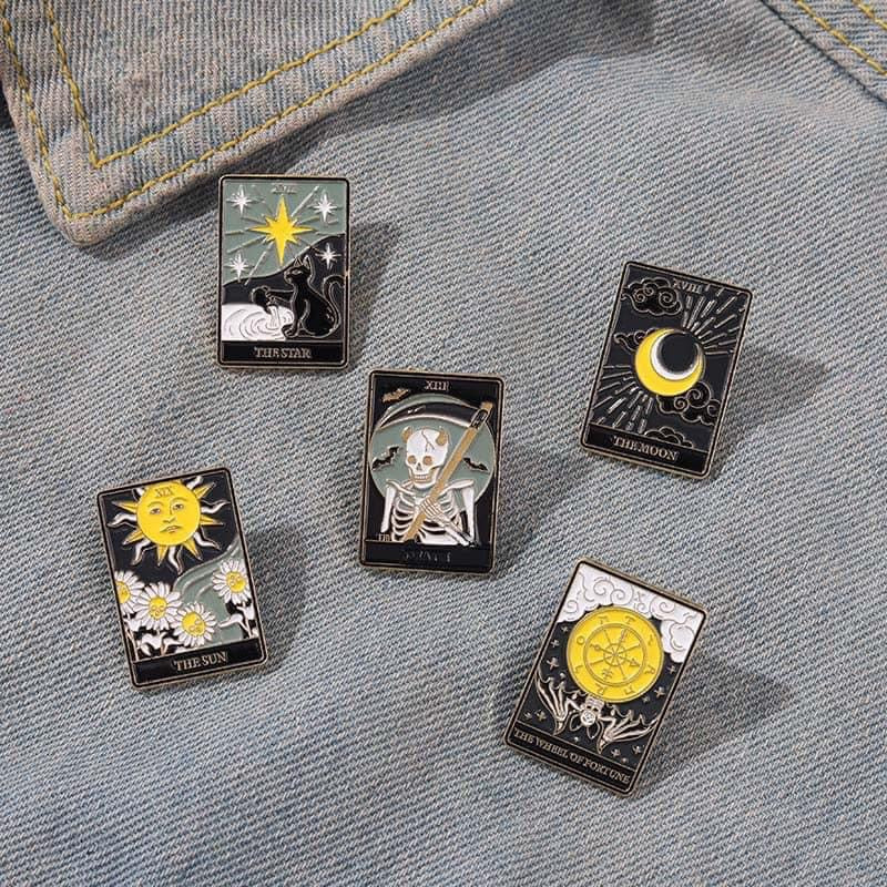 Tarot Card Pin